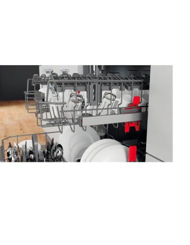 Whirlpool WIO 3T141PES - widok z boku